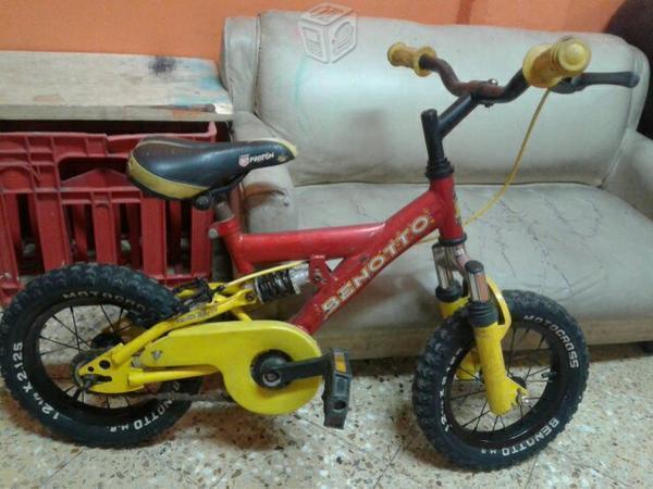 Bicicleta para niño rodada 12 incluye casco