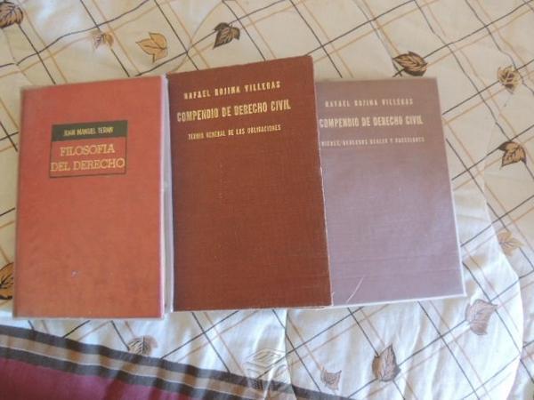 Tres libros de derecho