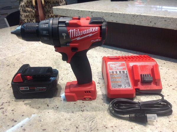 Taladro inalámbrico milwaukee 18v brushless