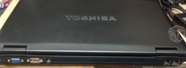 Toshiba procesador i5, 3gb ram, lector de huella