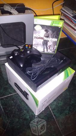 Xbox 360 E 4GB En excelente estado