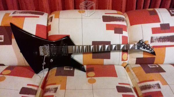 Guitarra JACKSON Kelly KE3 con Duncan Designed