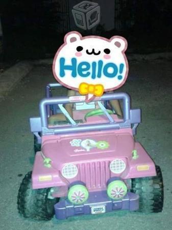 Jeep Barbie con radio, bateria y cargador nuevo