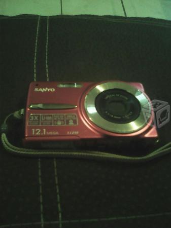 Camara SANYO rosa