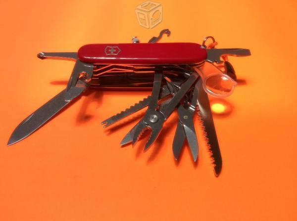 Navaja Victorinox Swisschamp Roja Nueva