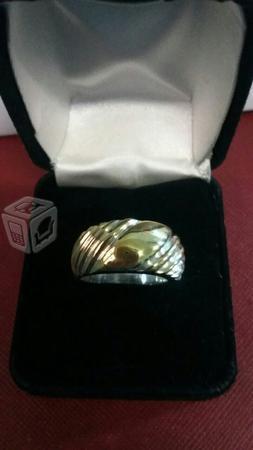 Anillo de plata ley