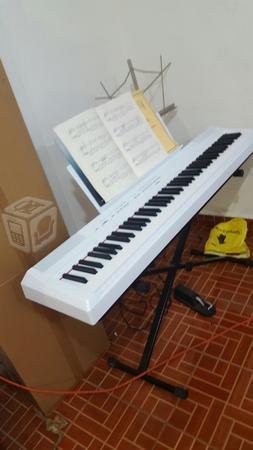 Piano yamaha P115 nuevo en caja