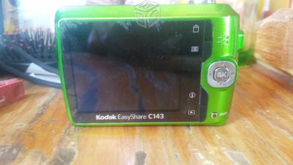 Cámara digital KODAK EASYSHARE C143