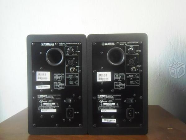 Bocinas Monitores de Estudio Yamaha HS5