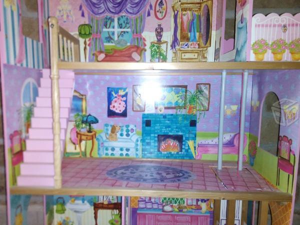 Hermosa casita de muñecas