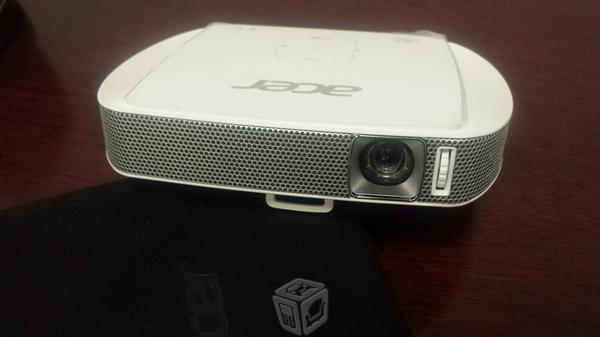 Proyector Acer mini