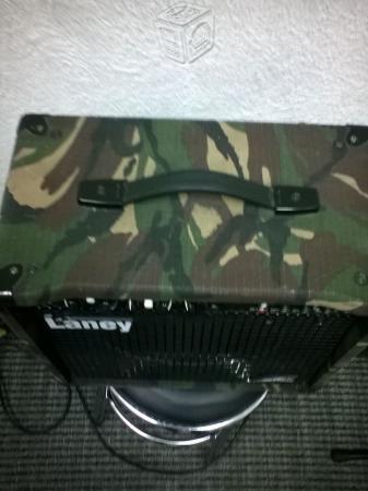 amplificador para guitarra Laney LX35 de 50 watts