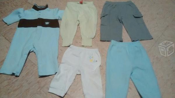 Lote de ropa y andadera para bebe