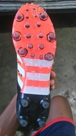 Tachones adidas profesionales