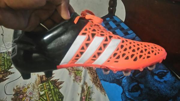 Tachones adidas profesionales