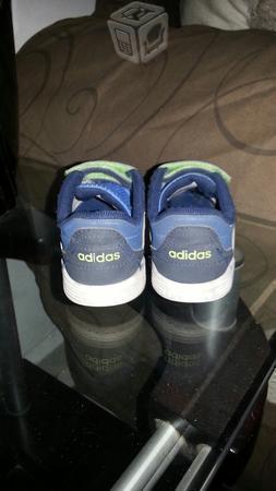 Tenis adidas para niño