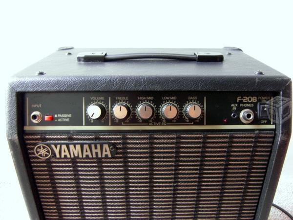 Amplificador Yamaha para Bajo Eléctrico. F-20B