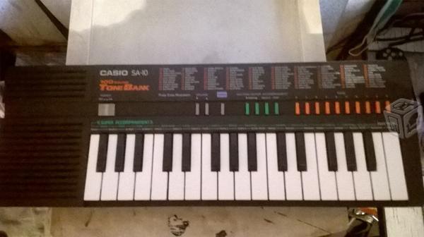 Teclado casio sa 10 con 100 tonos