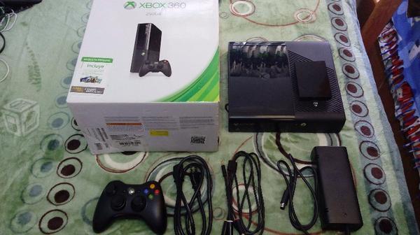 XBOX Slim E 250 Gb en Caja