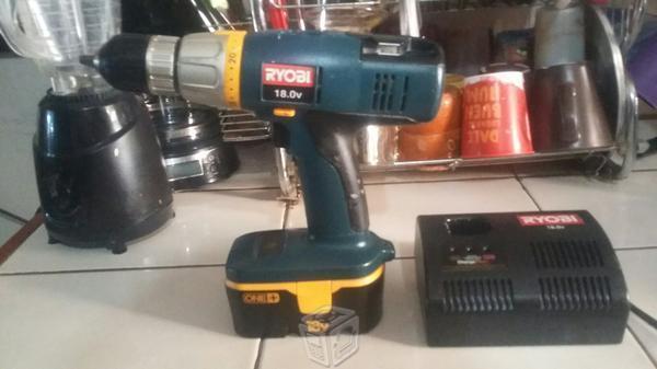 Taldro inalambrico marca Ryobi 18 voltios