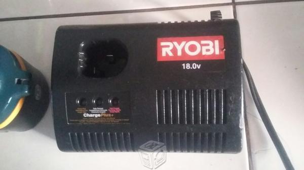 Taldro inalambrico marca Ryobi 18 voltios