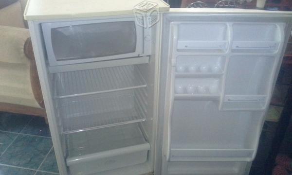 Refrigerador Marca IEM