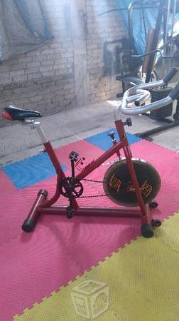 Seminueva bicicleta de spinning bh fitness