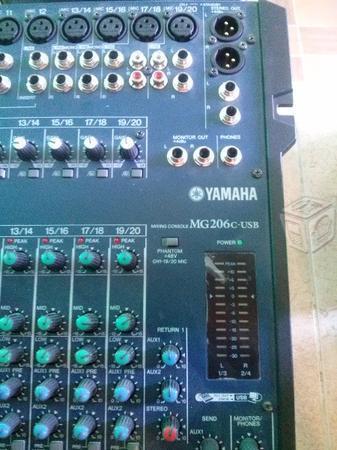 Mezcladora de audio Yamaha MG2061c-USB