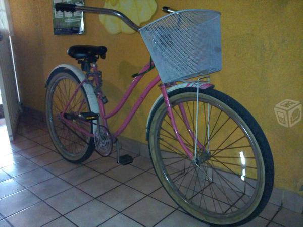 Bicicleta Vintage o Retro rosa