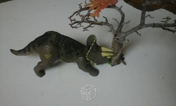 Jurassic park triceratops
