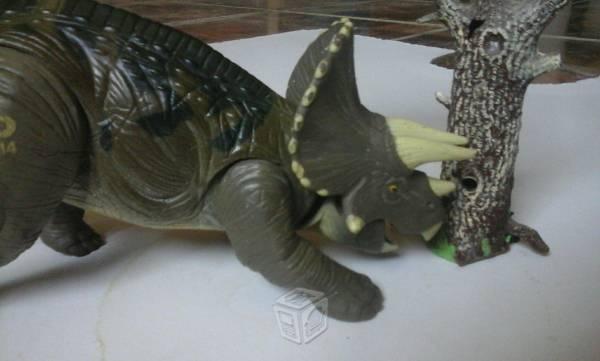 Jurassic park triceratops