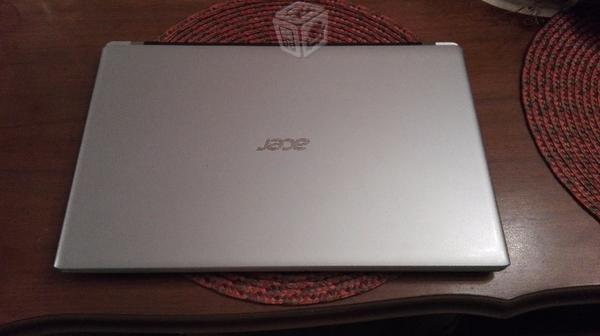 Laptop Acer Aspire V5-551