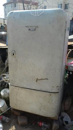 Antiguo cascaron de refrigerador