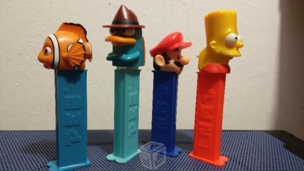 Mario bros y otros dispensador pez 4 FIGURAS