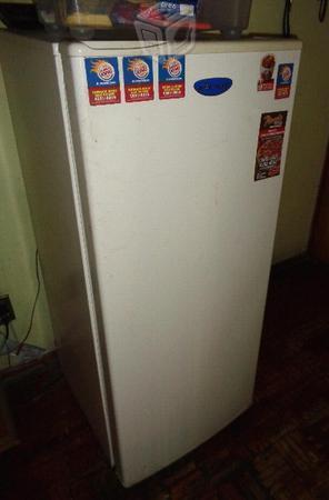 Refrigerador mediano a un excelente precio
