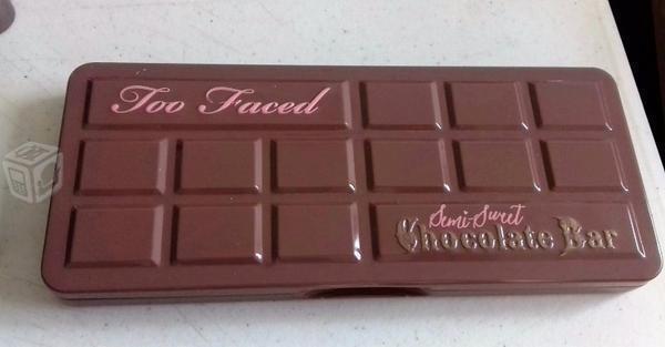 Too faced chocolate bar sombras