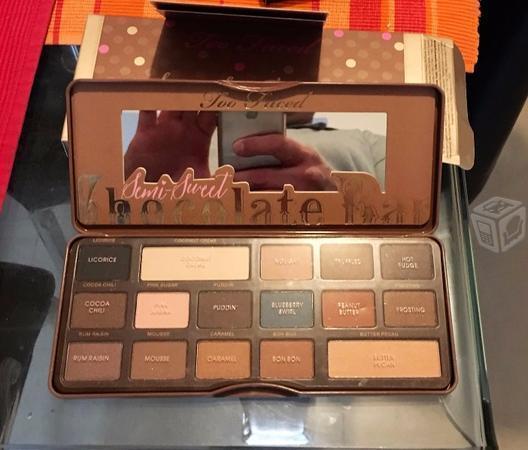 Too faced chocolate bar sombras