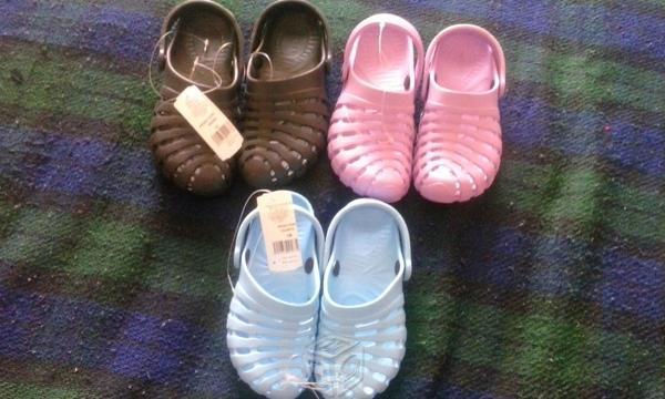 Zapatitos tipo crocs