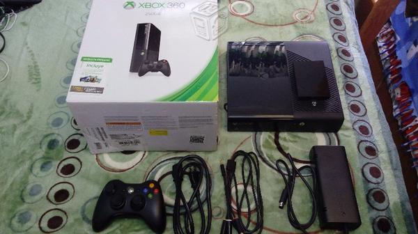 XBOX Slim E 250 Gb en Caja Excelente Estado