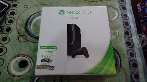 XBOX Slim E 250 Gb en Caja Excelente Estado