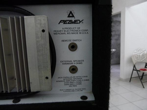 Amplificador para bajo Peavey Combo 115 con case