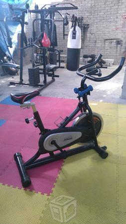 Comienza a ejercitar con esta bici de spinning