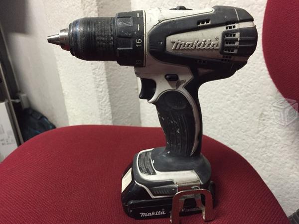 Taladro Makita inalámbrico de 18 Volt