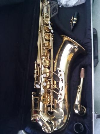 Hermoso Saxofón Tenor marca Blessing