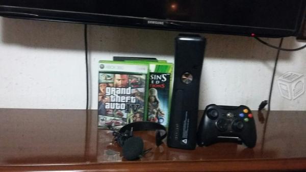 Xbox 360 slim/250gb