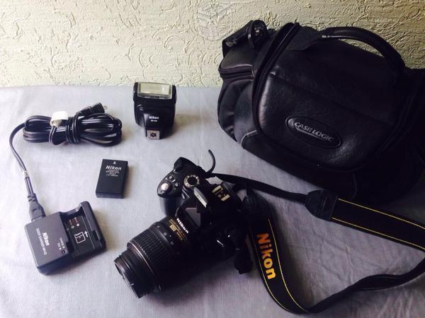 Camara Nikon D60 con equipo adicional