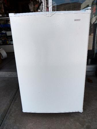 Congelador seminuevo marca kenmore con garantia
