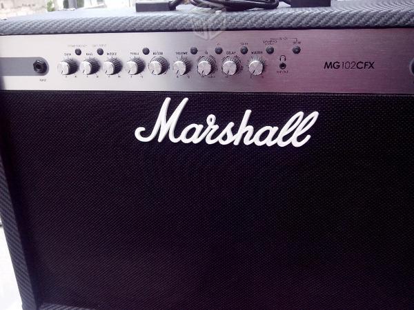 Amplificador Marshall 2x12 de 100W
