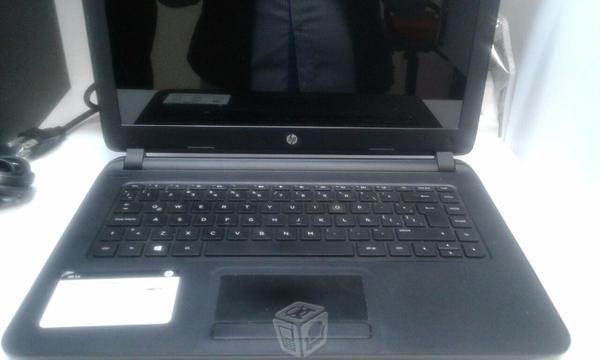 Laptop Hp 14-w001la,4GB RAM, 500GB DD,BARATA