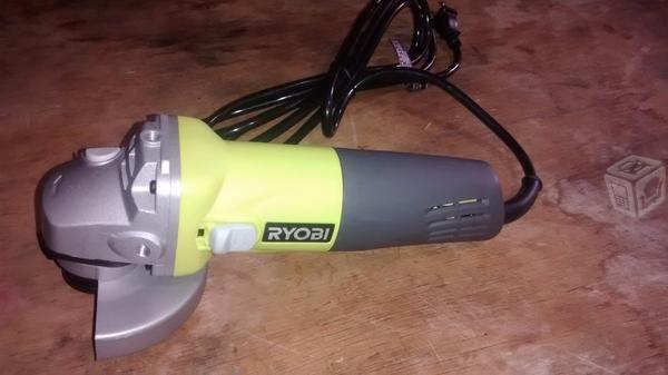 herramienta Esmeriladora marca RYOBI